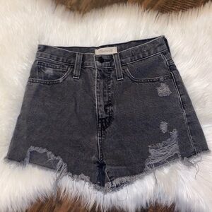 Madewell The Mom Jean Short Black Distressed Size 24 or size 0 Great Condition